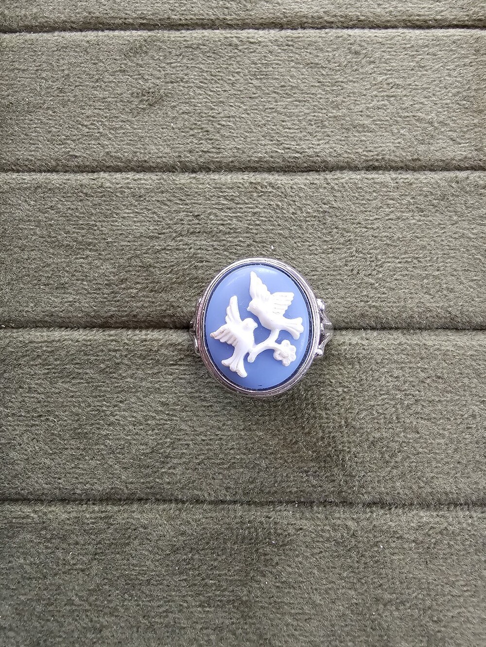 Vintage Avon Ring Size 7